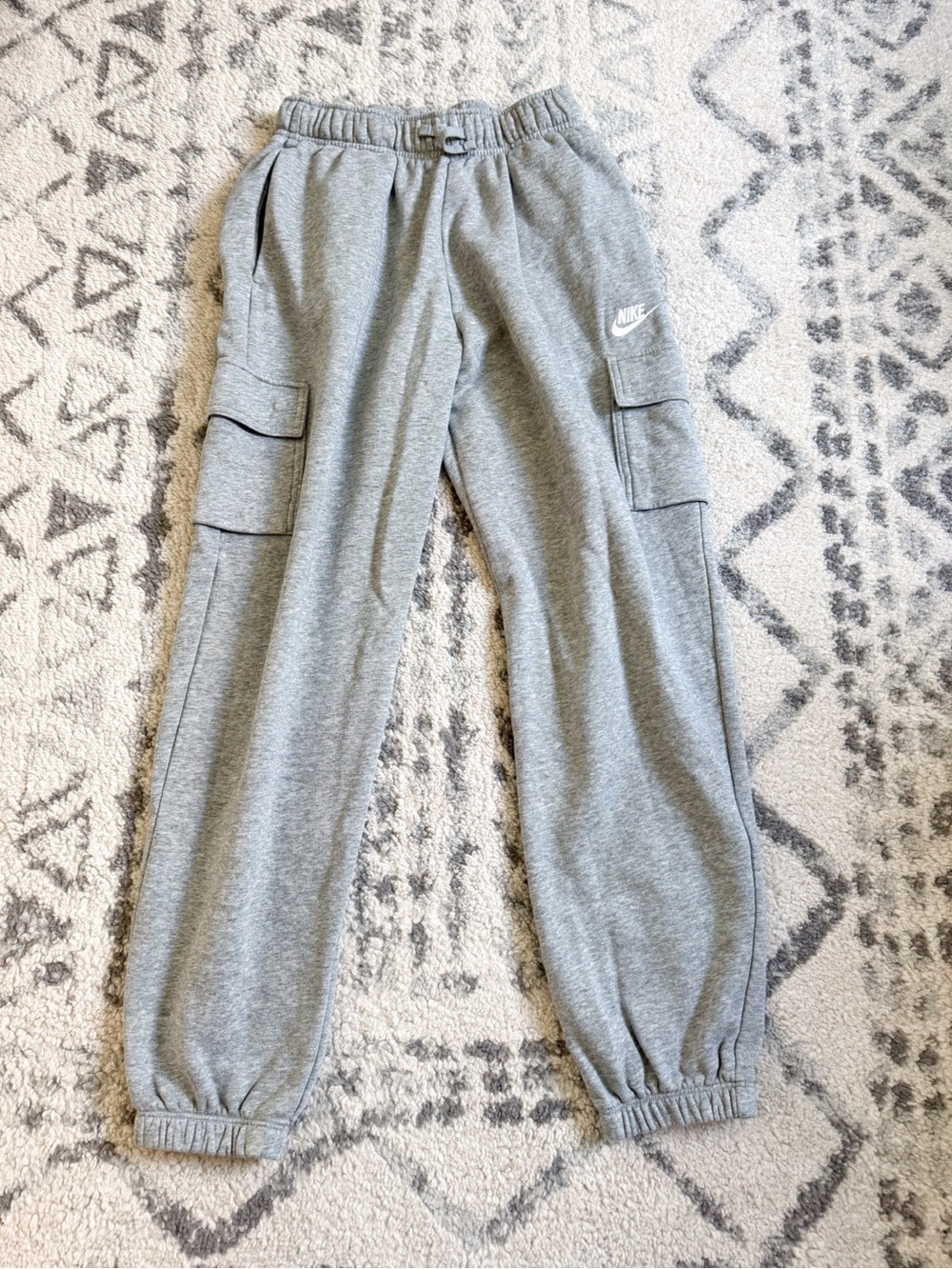 Nike Women’s Sportswear Club Fleece Mid Rise Oversized Cargo Sweatpants